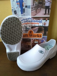 SAPATO DE BORRACHA CANO CURTO BRANCA TAMANHO O PAR SOFT WORKS - comprar online