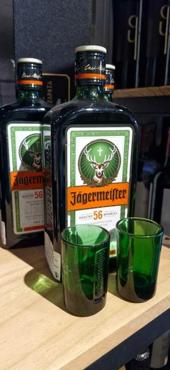 Jägermeister 700ml + 2 chuppines Verdes - comprar online
