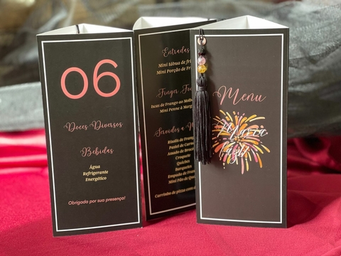 Menu 15 anos - prisma com pingente