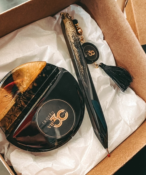 Kit corporativo em resina personalizado