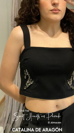 CROP TOP SWEETHEARTS ON PARADE
