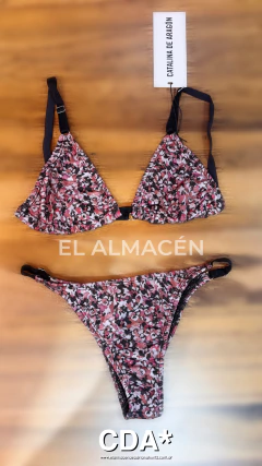 BIKINI STREET PEOPLE