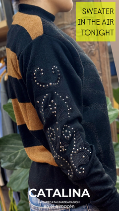 SWEATER IN THE AIR TONIGHT - comprar online
