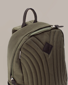 MOCHILA CALATEA VERDE MUSGO en internet