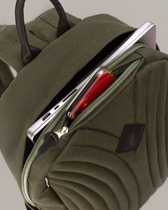 MOCHILA CALATEA VERDE MUSGO - El Almacén de Adriana Kuntz