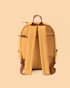 MOCHILA CALATEA MOSTAZA en internet