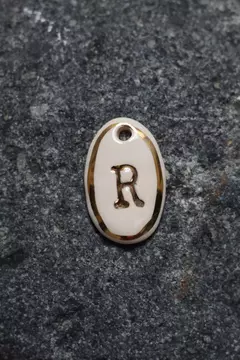 COLLAR LETRAS DORADO - tienda online