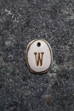 COLLAR LETRAS DORADO - tienda online