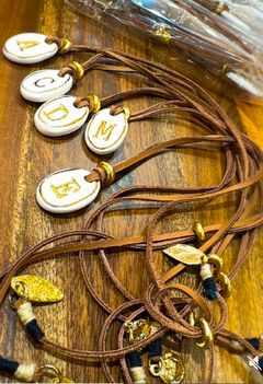 COLLAR LETRAS CORDÓN DORADO - comprar online