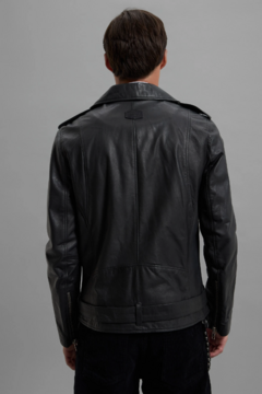 CAMPERA DE CUERO HCG PERFECTO en internet