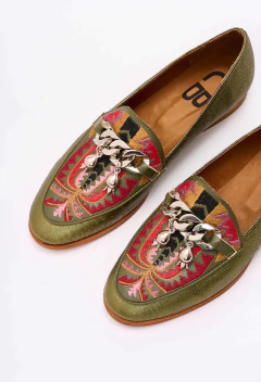 MOCASÍN NO ME ROMPAN LOS COCOS (verde metalizado) - comprar online