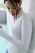 Akita, Campera deportiva entallada en internet