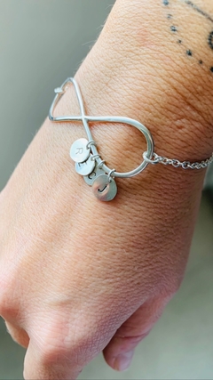 Pulsera infinito iniciales - Lena Kaupert joyeria