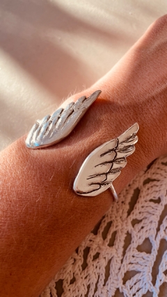 Brazalete alas en internet