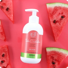 Sabonete Líquido Corporal De Melancia Fragrância Tropical Refrescante Abelha Rainha 300ml REF 3839 na internet