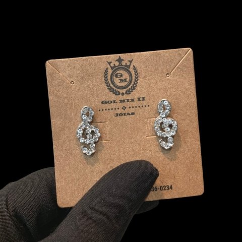 Brinco Nota Musical Cravejado com 23 Pedras Zircônias