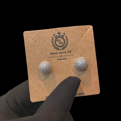 Brinco Redondo Cravejado com Pedras de Zircônia