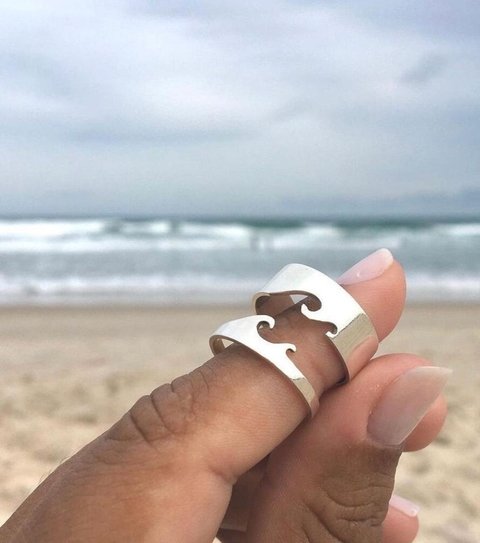Aliança Praiana Onda Corte a Laser Prata 950