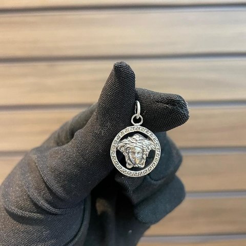 Pingente Medusa 1,7X1,7cm Prata Legítima 925 - comprar online