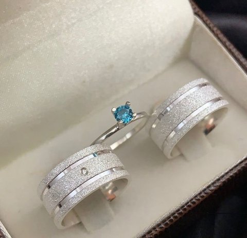 Aliança 8mm Feminina com Pedra de Zircônia Prata 950