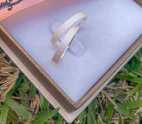 Aliança 4mm Diamantada Prata 950