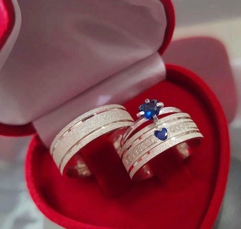 Aliança 7mm Feminina com Zircônia de Coração Prata 950