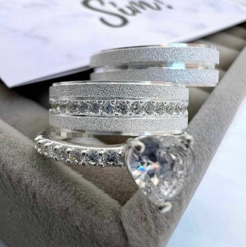 Aliança 7mm Feminina com Pedras de Zircônia Prata 950