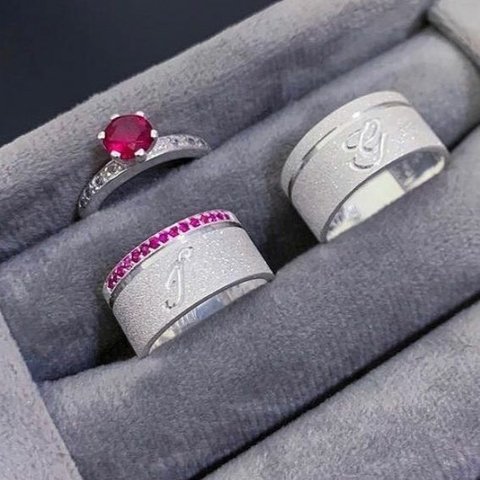 Aliança 10mm Feminina com Pedras de Zircônia Prata 950