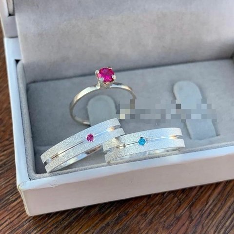Aliança 5mm com Pedras de Zircônia Colorida Prata 950