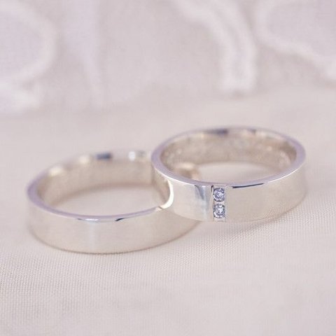 Aliança 5mm Feminina com Pedras de Zircônia Prata 950