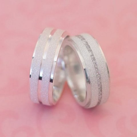 Aliança 8mm Feminina com Pedras de Zircônia Prata 950