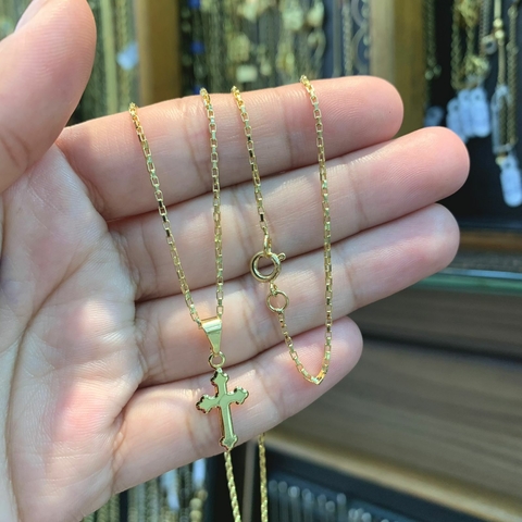 Corrente Cartie Tijolinho + Pingente de Cruz Banhada a Ouro 18K