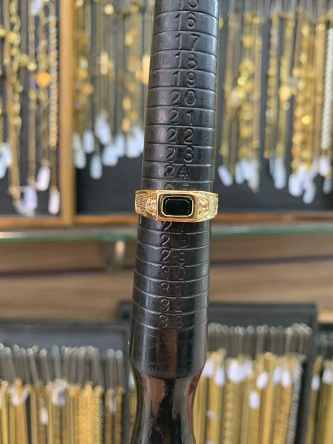 Anel Pedra Verde - 4G - Banhado a Ouro 18K