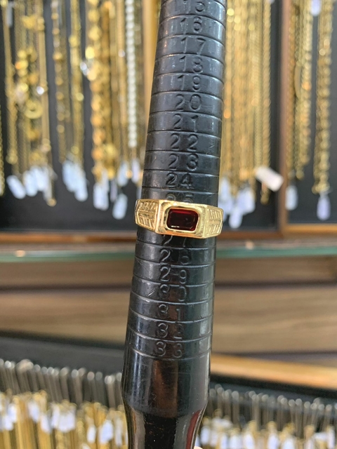 Anel Pedra Vermelha - 4.2G - Banhado a Ouro 18K