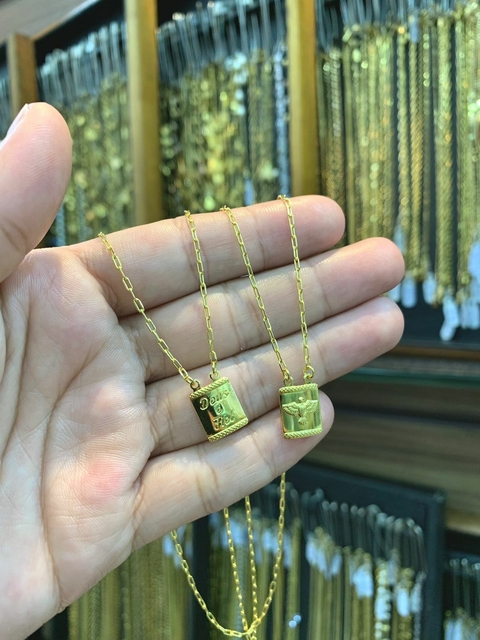 Escapulário Cartie 60cm Deus é Fiel / Divino Espírito Santo Banhado a Ouro 18K