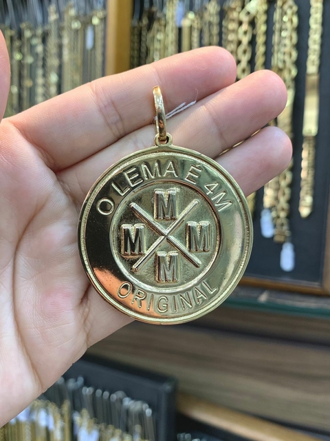 Pingente O Lema é 4M 5X5cm Banhado a Ouro 18K