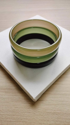 Trio de Pulseiras de Resina Verde na internet