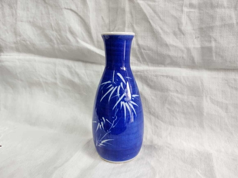 Violetero de pequeño formato color azul y blanco