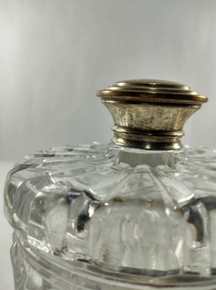 Bombonera caja en vidrio y metal con detalles. - Capdepont Antiques