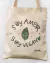 Nuestras bags hechas de monomateriales reutilizables son de practicidad y uso diario asegurando calidad. Contamos con la opción de diseño personalizado, para que apliques tu marca y mensaje. Impresas sólo de un lado en serigrafía.