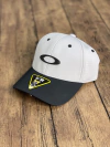 BONÉ OAKLEY TINCAN
