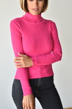 Polera mora en internet
