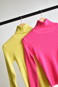 Polera mora en internet