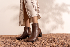 Bota cano médio marrom Opion salto 6,5 cm - comprar online