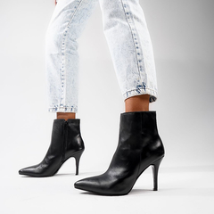 Bota Cuero Corta Taco Fino - tienda online