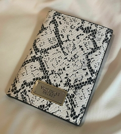 Porta Pasaporte Animal Print Victoria's Secret Original Importado