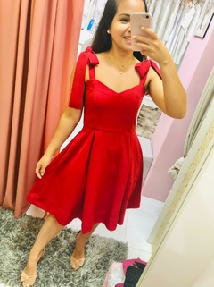 Vestido midi vermelho na internet