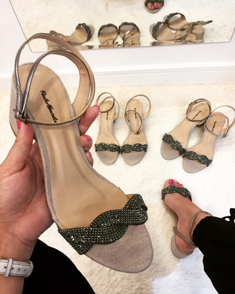 Sandália Ipanema com strass