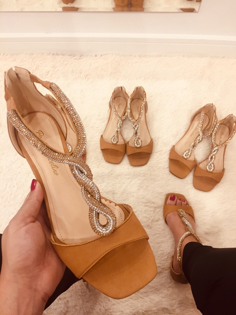 Sandália bloco em couro