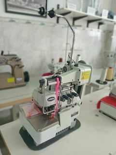Overlock 4 hilos con alimentador elástico Typical GN794LFC-2 en internet
